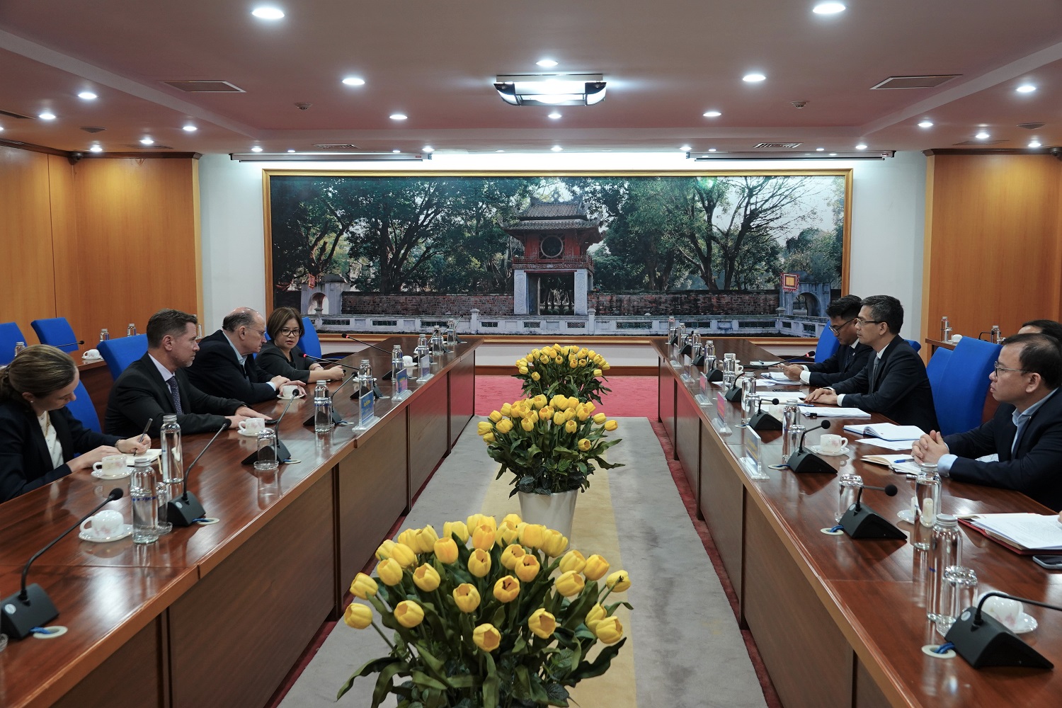 Thứ trưởng Bộ Tài chính Võ Thành Hưng tiếp Chủ tịch Tập đoàn HSBC