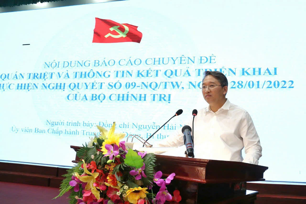 430 cán bộ, đảng viên được thông tin về kết quả thực hiện nghị quyết các cấp