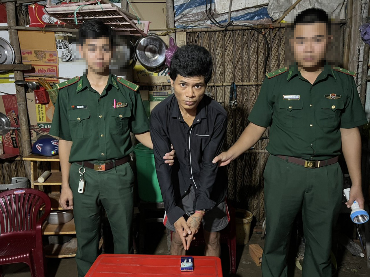 Liên tiếp triệt phá 2 vụ mua bán, tàng trữ trái phép chất ma túy