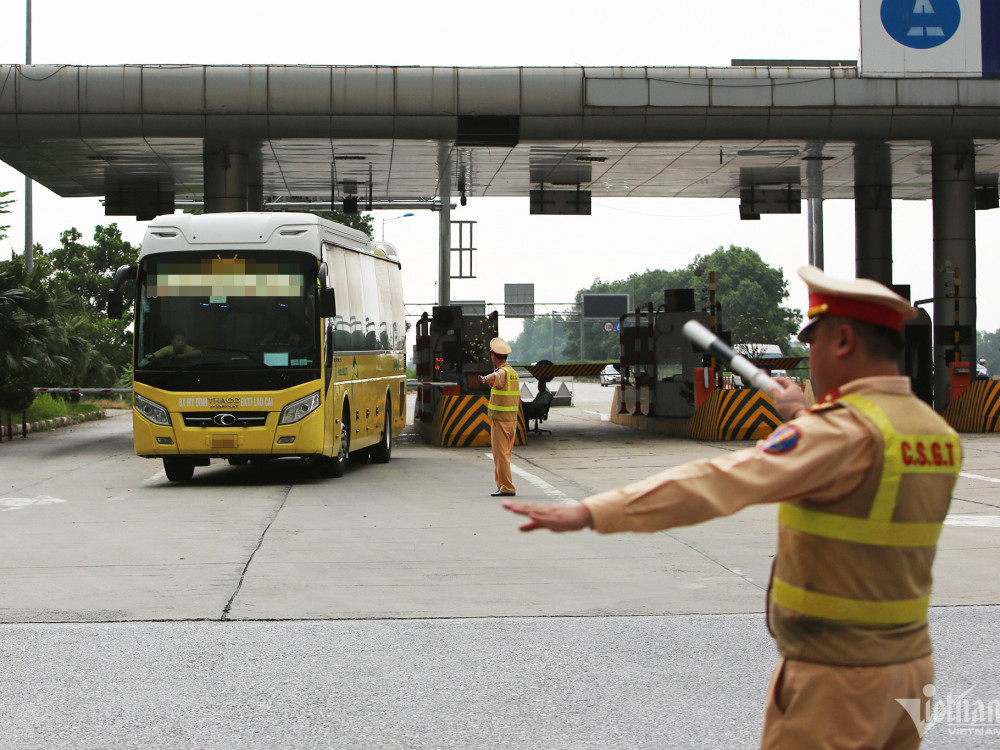Hà Tĩnh Tổng kiểm soát xe khách và xe container trên địa bàn