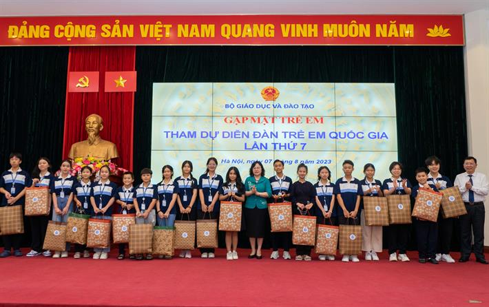 Bộ GD ĐT gặp mặt học sinh tham dự Diễn đàn Trẻ em quốc gia lần thứ 7