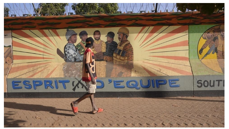 Pháp đình chỉ viện trợ cho Burkina Faso