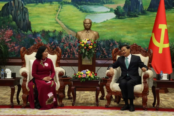 Đoàn đại biểu cấp cao Đảng Cộng sản Việt Nam thăm và làm việc tại Lào