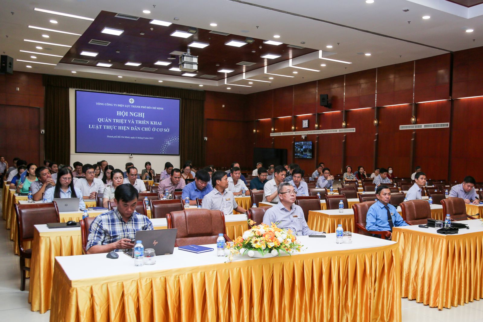 EVNHCMC Quán triệt và triển khai thực hiện Luật Thực hiện dân chủ ở cơ sở
