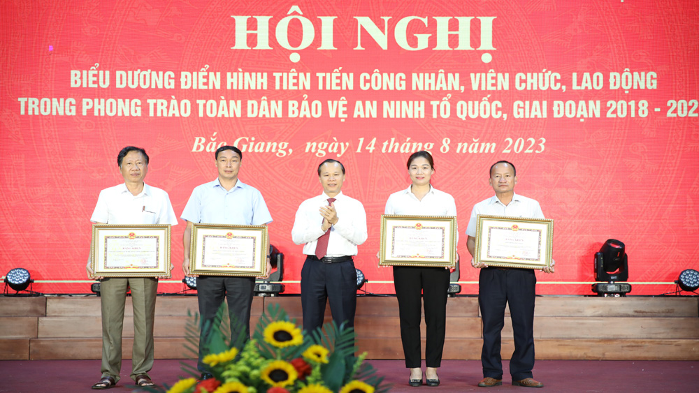 Nhân rộng các điển hình trong phong trào toàn dân bảo vệ an ninh Tổ quốc