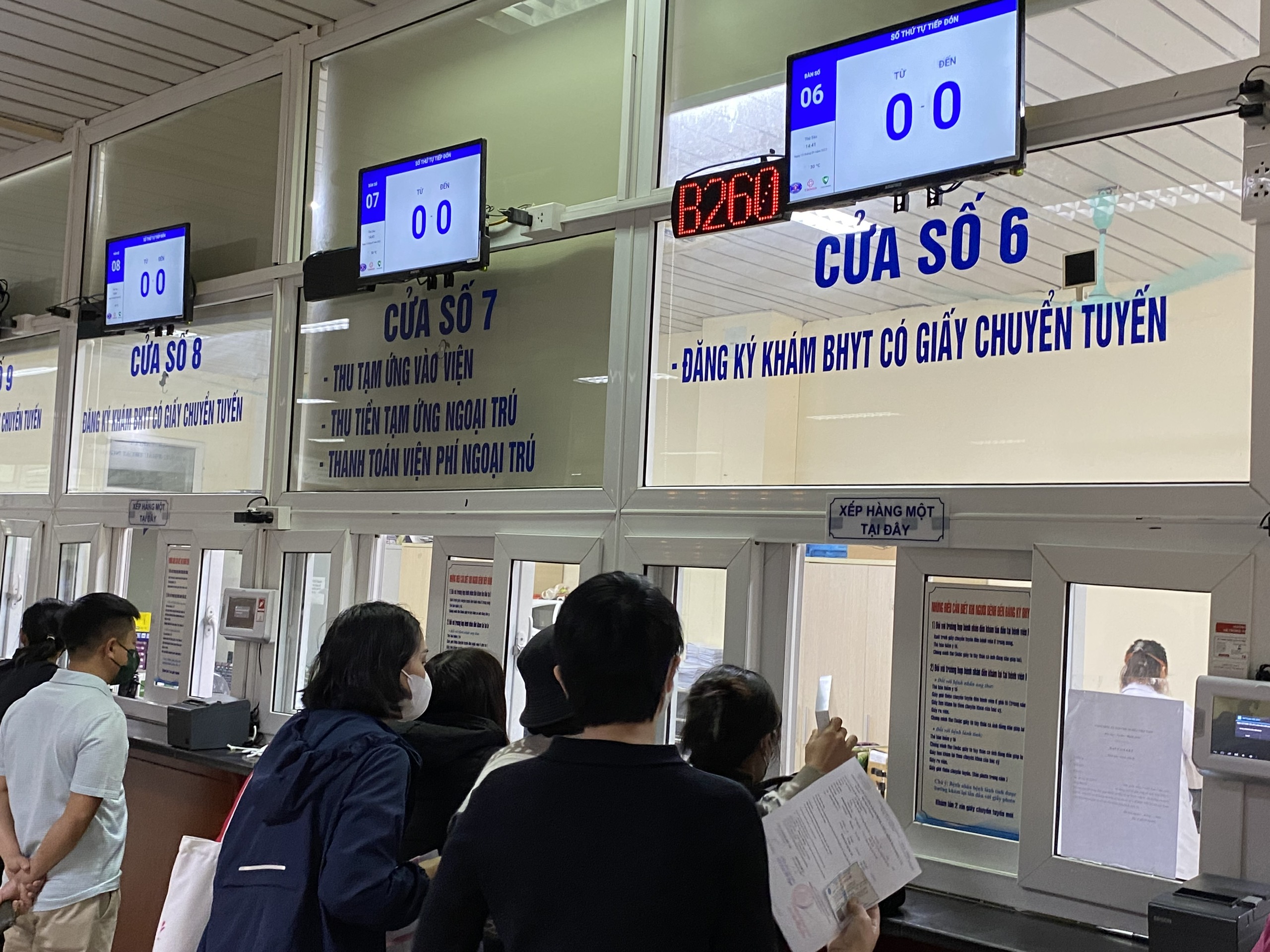 Bác sĩ giỏi phải dành tối thiểu 70 thời gian khám cho bệnh nhân BHYT