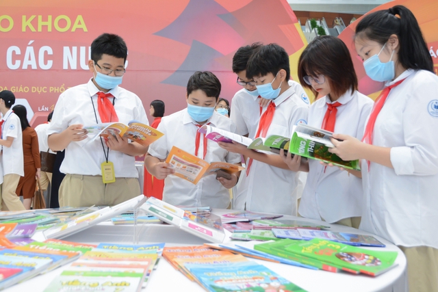 Bảo đảm sách giáo khoa, giáo viên kịp thời cho năm học 2023 - 2024
​