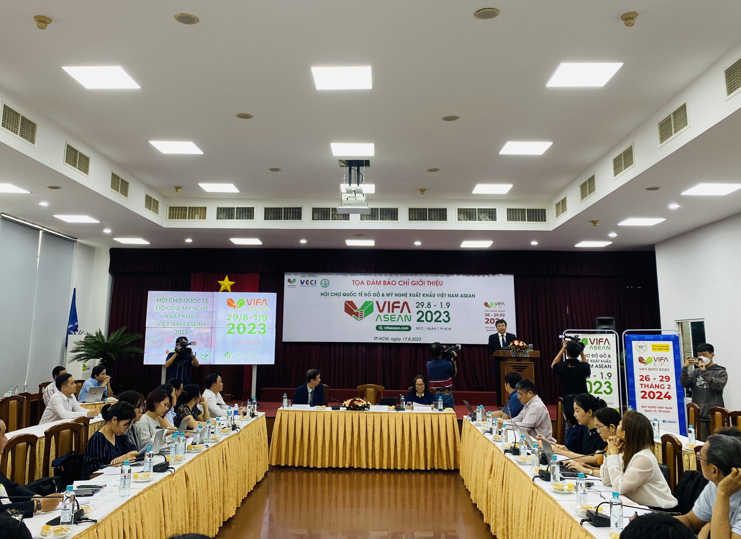 Gần 200 doanh nghiệp tham gia Hội chợ Quốc tế đồ gỗ  Mỹ nghệ xuất khẩu Việt Nam ASEAN 2023