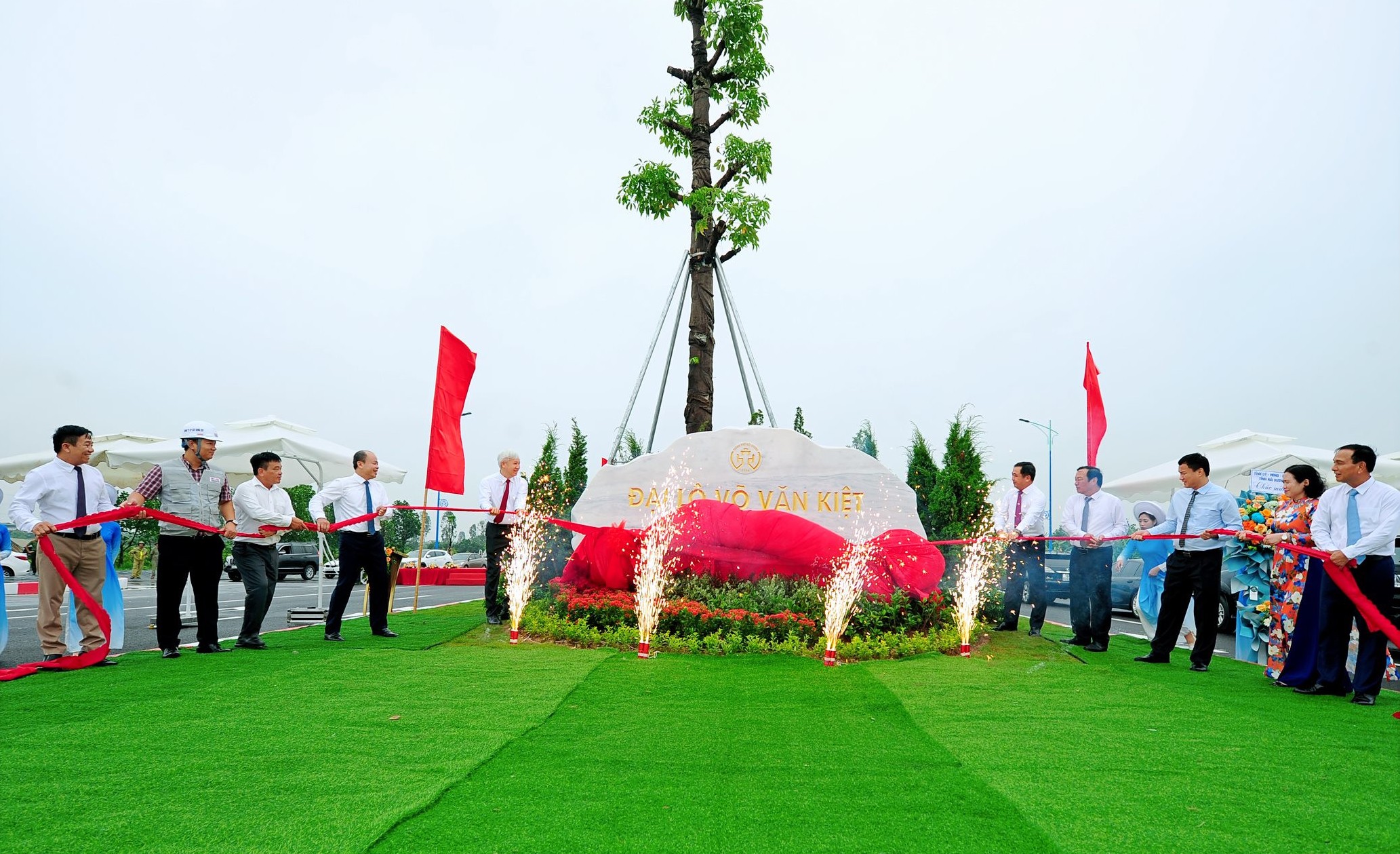 TP Hải Dương tổ chức gắn biển đại lộ Võ Văn Kiệt