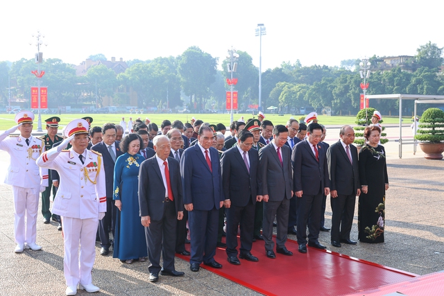 Lãnh đạo Đảng, Nhà nước vào Lăng viếng Chủ tịch Hồ Chí Minh