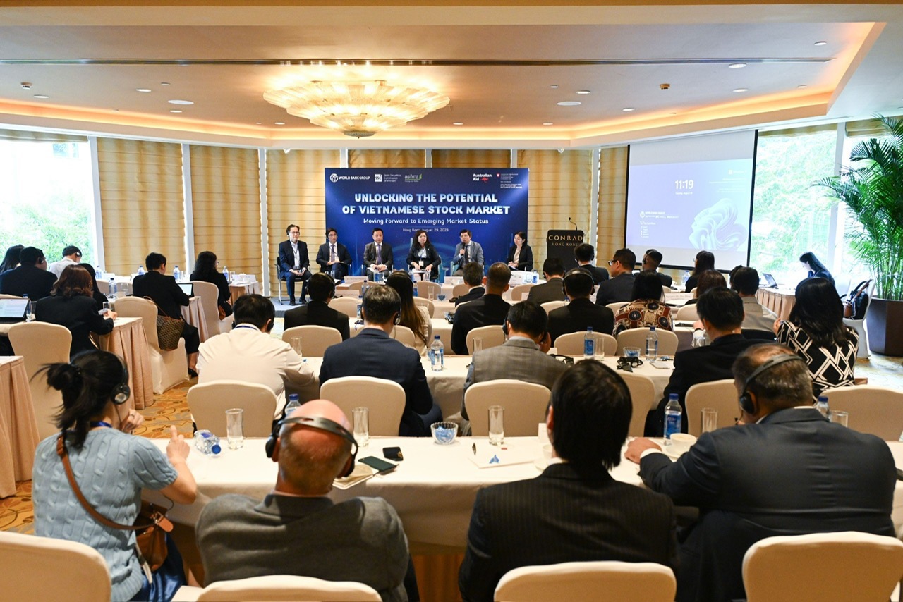 Khai mở tiềm năng thị trường chứng khoán Việt Nam