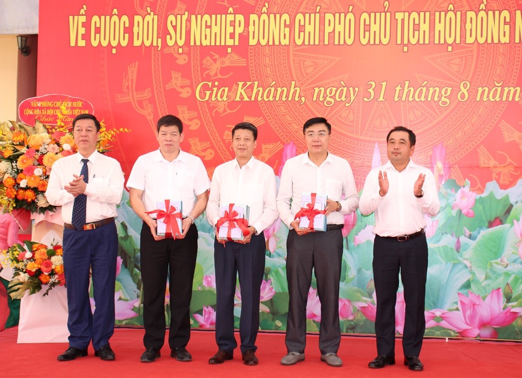 Công bố bộ sách về cuộc đời, sự nghiệp đồng chí Lê Thanh Nghị