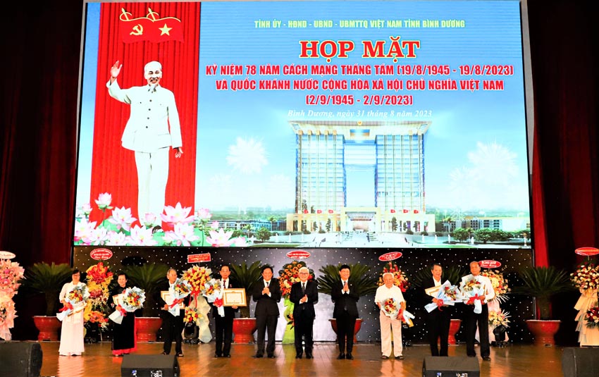 Bình Dương Họp mặt kỷ niệm 78 năm Cách mạng tháng Tám và Quốc khánh 2 9