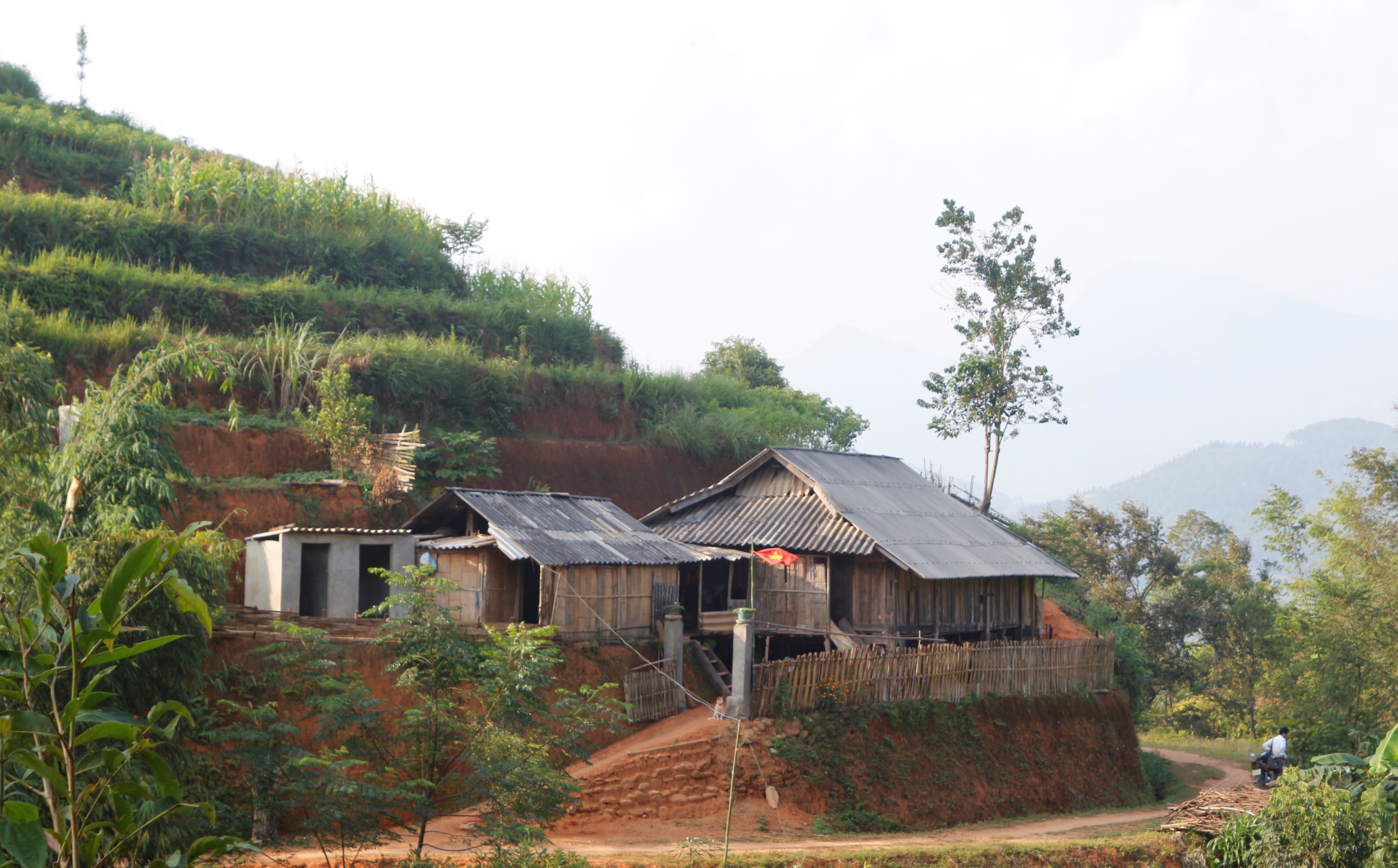 Hỗ trợ tối đa 40 triệu đồng hộ để xây dựng nhà theo phong tục tập quán của địa phương