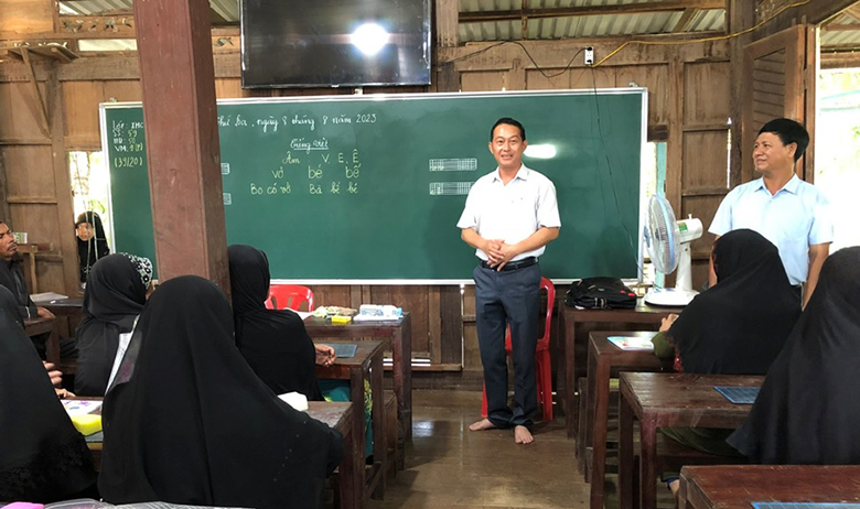 Đồng bào Chăm ở An Giang được tạo điều kiện phát triển