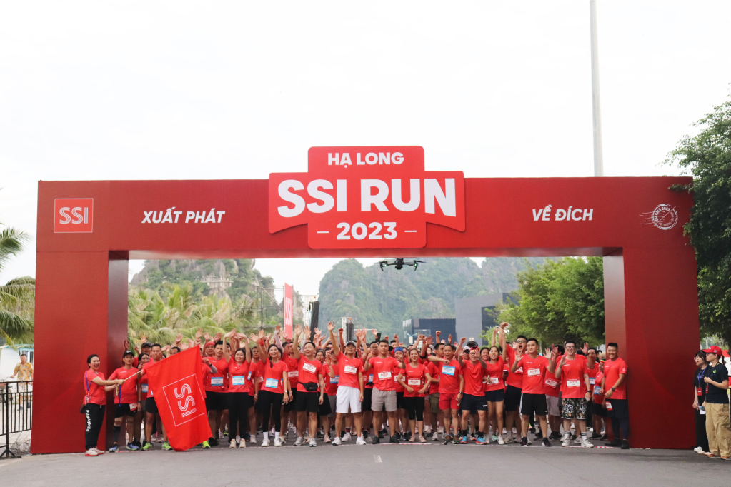 Hơn 1 400 du khách tham gia giải chạy Chạm tay vào di sản