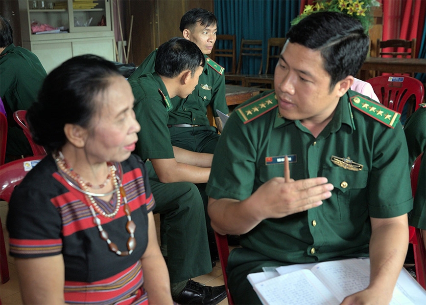 Học tiếng đồng bào dân tộc thiểu số để gần dân, hiểu dân hơn