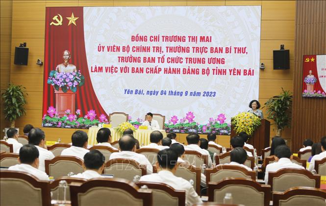 Thường trực Ban Bí thư dự khai giảng năm học mới và làm việc tại tỉnh Yên Bái