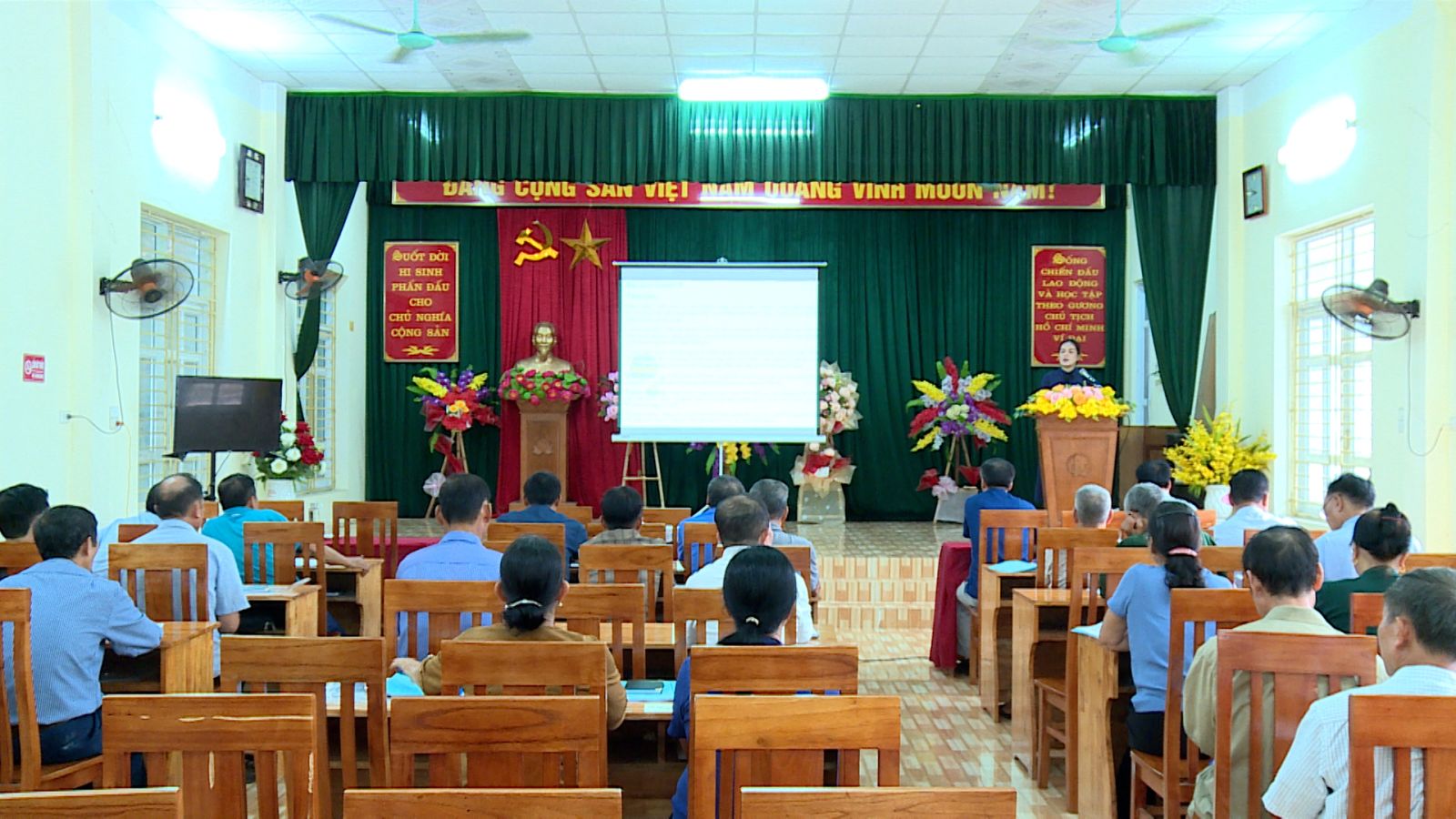 Tuyên Quang Tập huấn, cung cấp thông tin cho Người có uy tín trong đồng bào dân tộc thiểu số