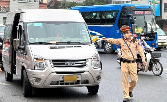 Từ 15 9, cảnh sát giao thông được dừng xe trong những trường hợp nào