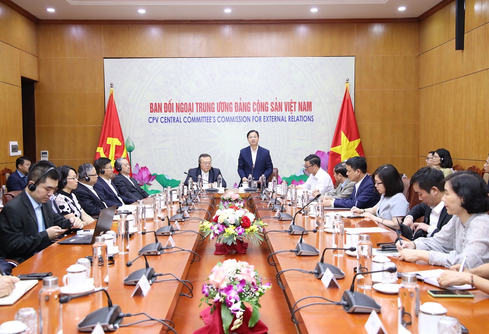Tọa đàm “Tình hình quốc tế, khu vực và quan hệ Việt Nam - Trung Quốc”