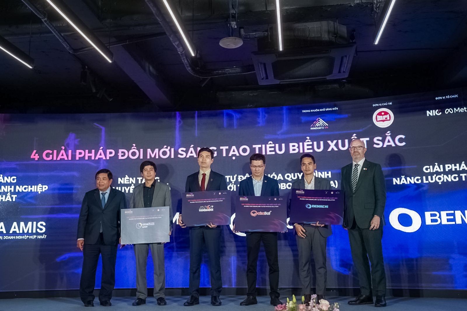 OneSME vào Top 4 giải pháp đổi mới sáng tạo Việt Nam 2023