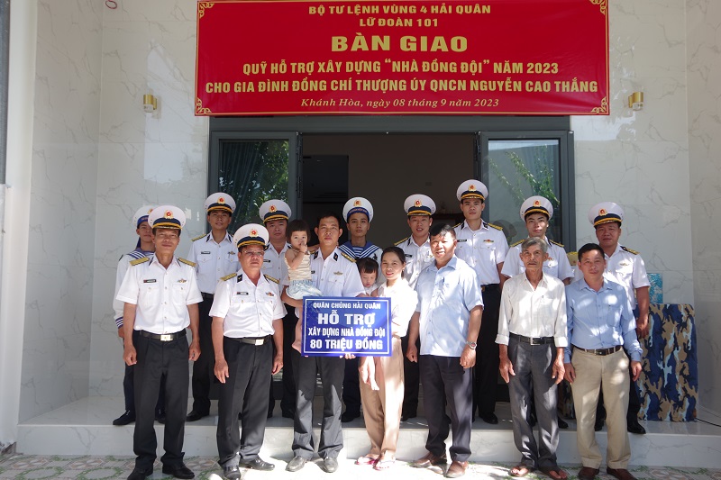 Lữ đoàn 101 bàn giao “Nhà đồng đội”