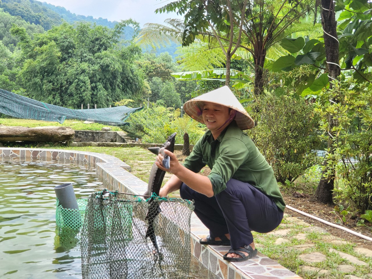 Bài 4 Là cán bộ, đảng viên người dân tộc thiểu số thì càng phải tiên phong, gương mẫu