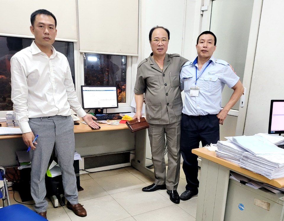 Cảm kích khi được trả lại tài sản đánh rơi giá trị gần nửa tỷ đồng