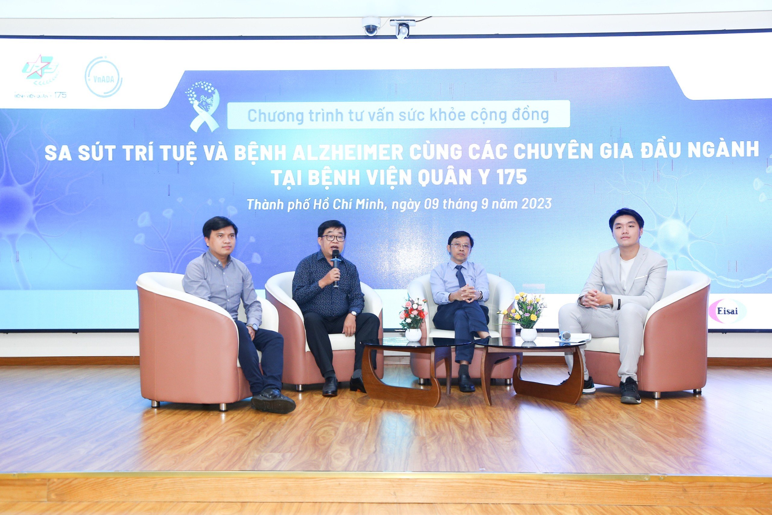 Bệnh viện Quân y 175 tư vấn sức khoẻ cộng đồng về Sa sút trí tuệ và bệnh Alzheimer