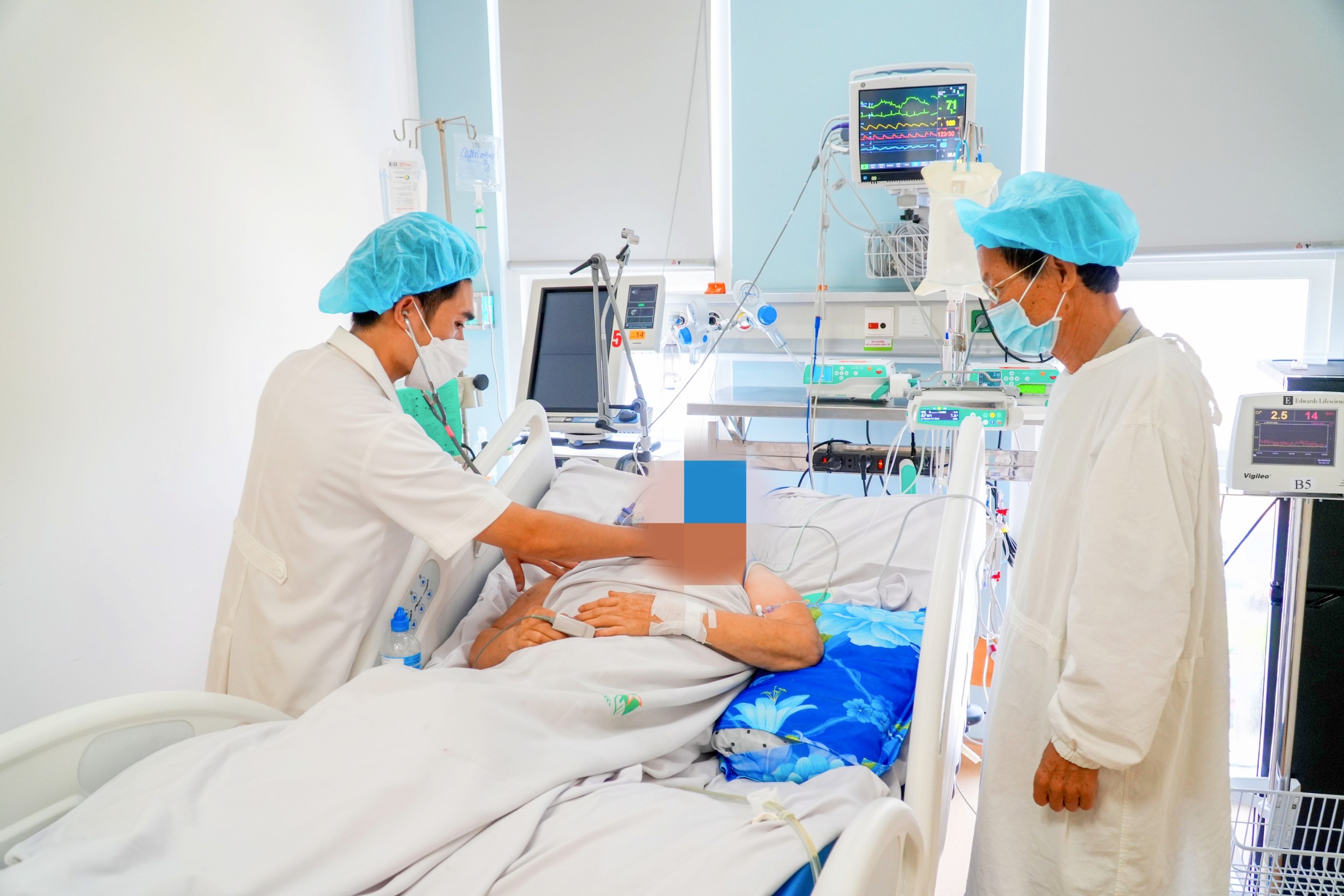 Bệnh viện Quân y 175 Kịp thời cứu sống bệnh nhân bị kẹt van nhân tạo do huyết khối