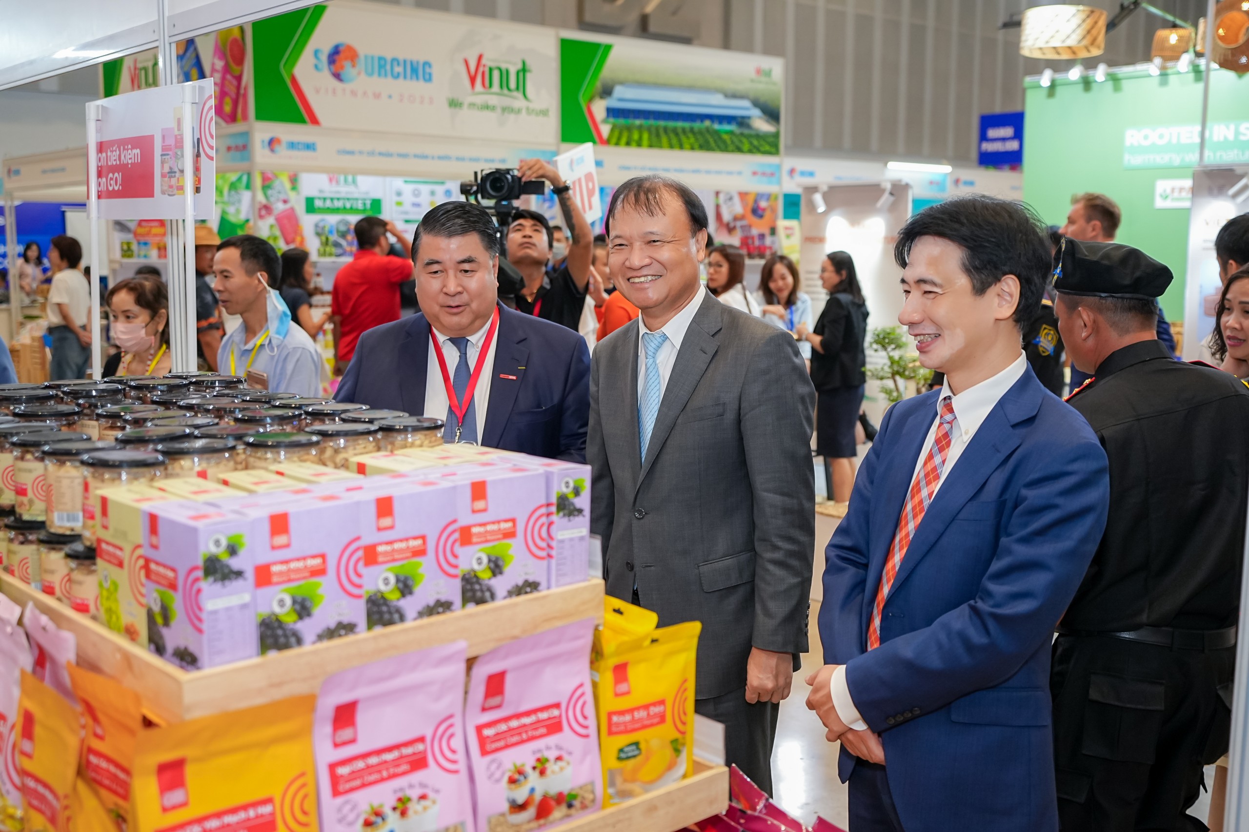 Đưa nông sản, thực phẩm chế biến Việt Nam vào hệ thống phân phối nước ngoài