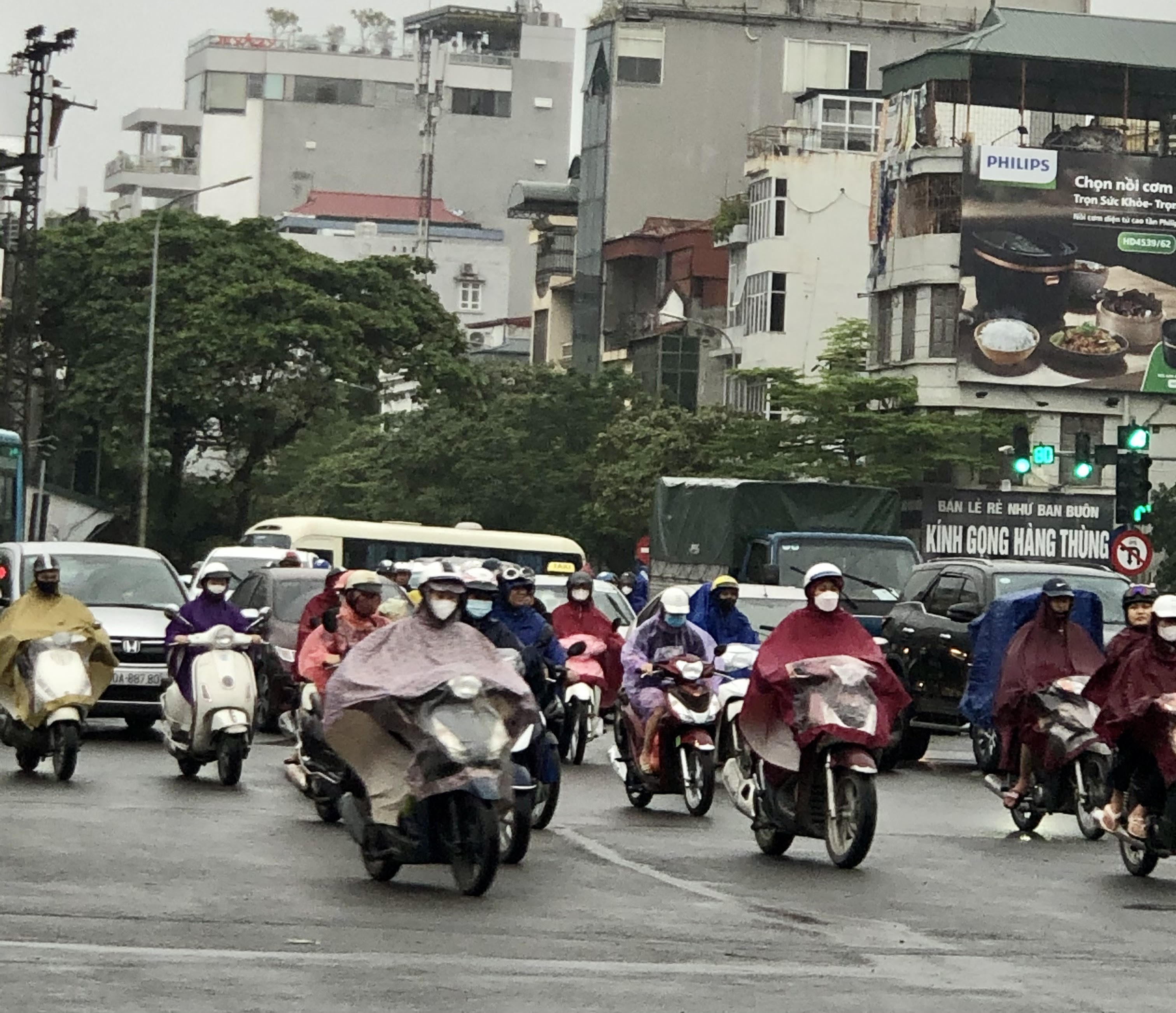 Miền Bắc, miền Trung tiếp tục có mưa lớn
