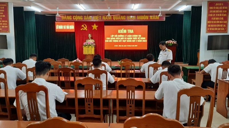 Lữ đoàn 167, Vùng 2 Hải quân tổ chức bồi dưỡng chính trị