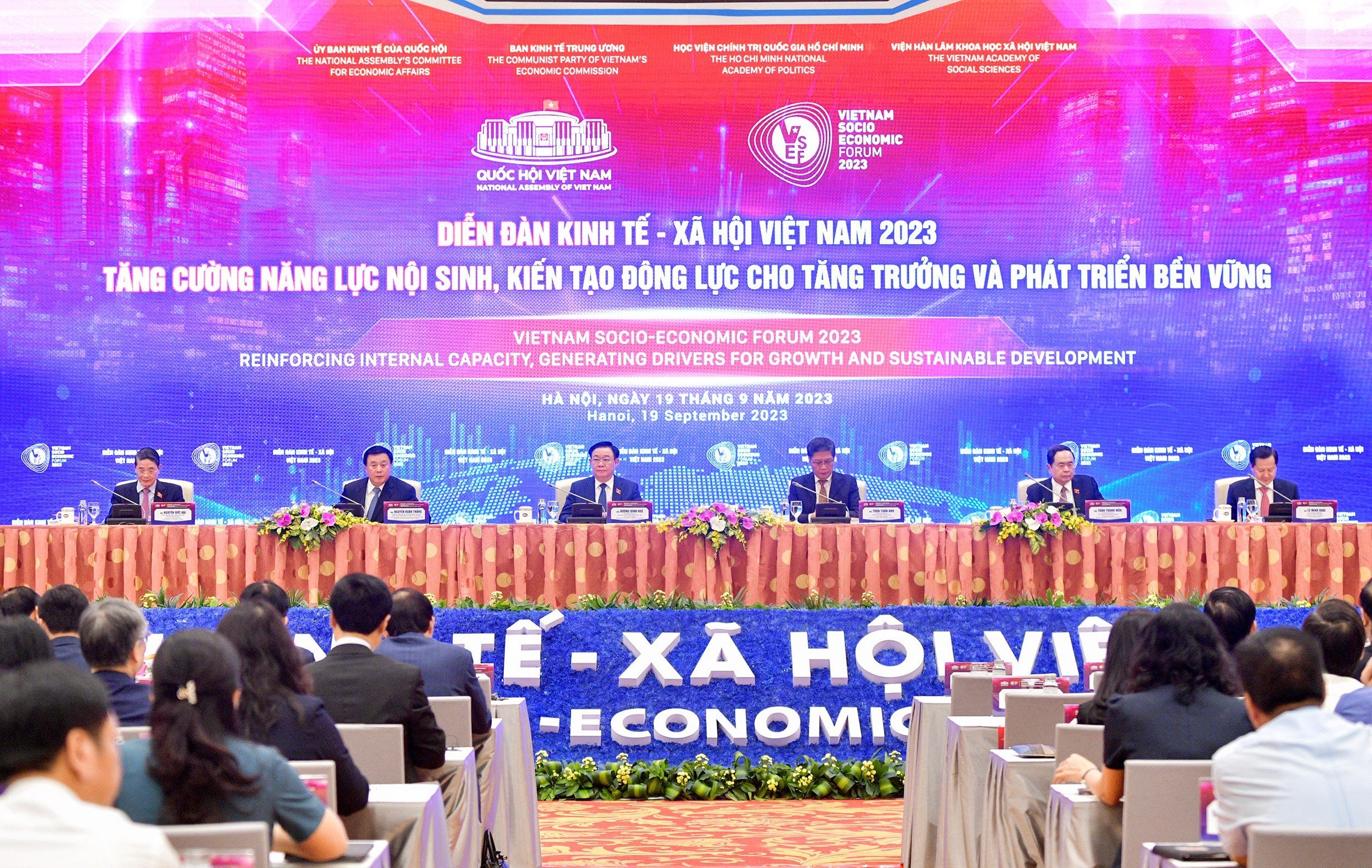 Xây dựng và thúc đẩy nội lực mạnh mẽ để ứng phó với những thách thức