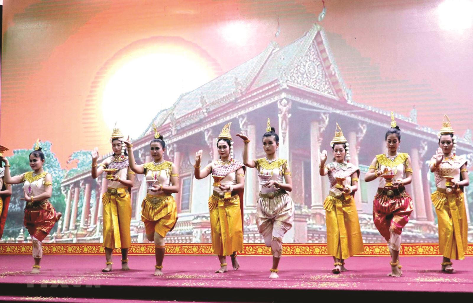 Bảo tồn, phát huy các giá trị văn hóa, tạo sinh kế bền vững cho người nghèo và đồng bào Khmer