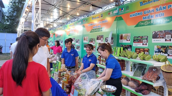 Quảng Ngãi Đẩy mạnh chuyển đổi số phát triển kinh tế xã hội vùng dân tộc thiểu số