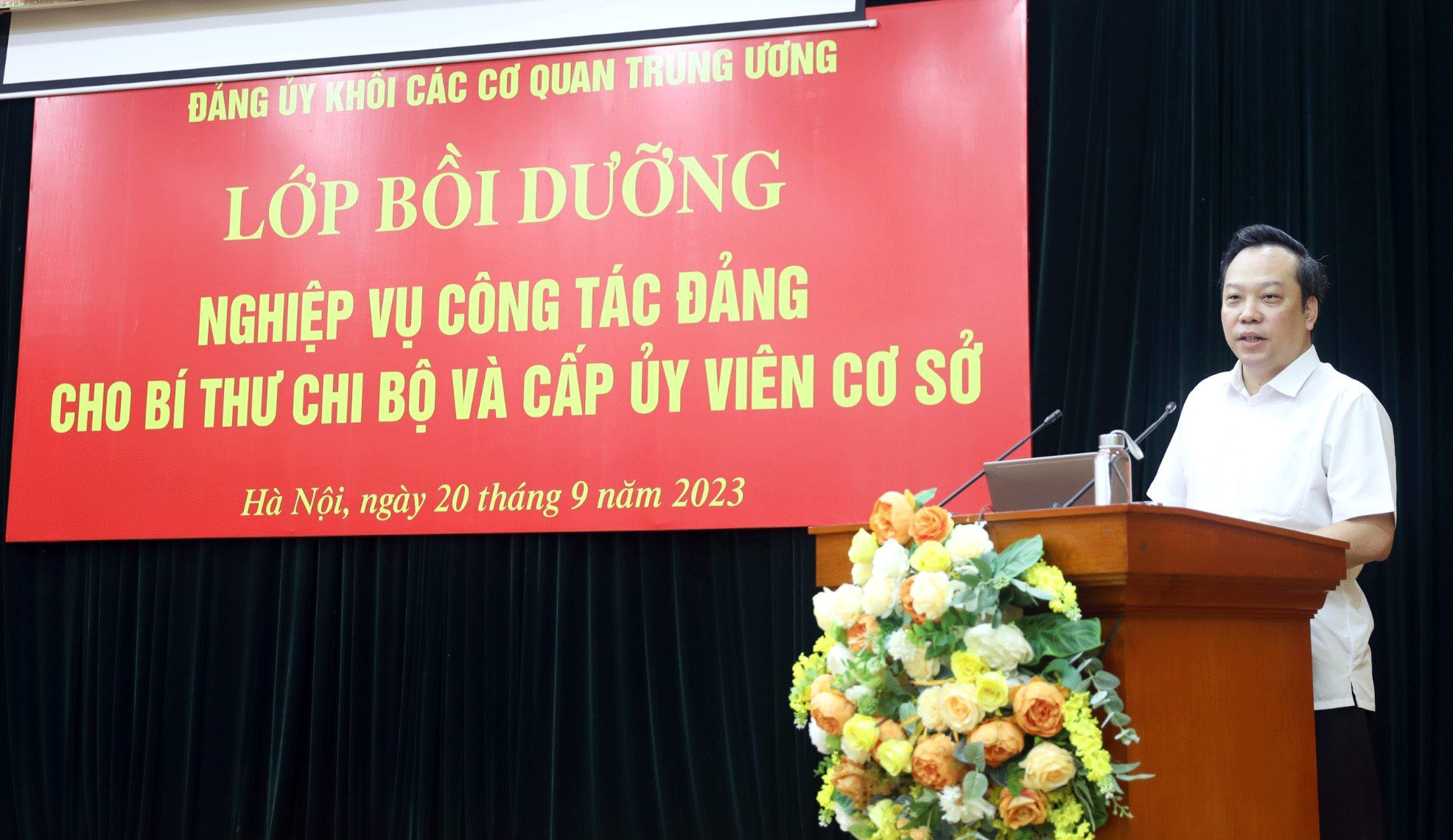 Bồi dưỡng nghiệp vụ công tác Đảng cho 130 bí thư chi bộ và cấp ủy viên cơ sở