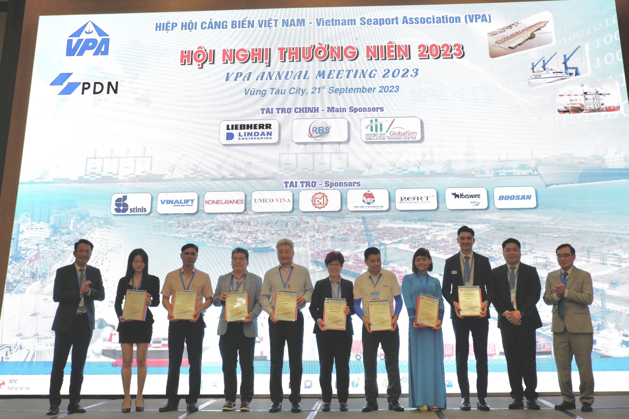 Tân Cảng Sài Gòn chia sẻ kinh nghiệm chuyển đổi số và chuyển đổi xanh