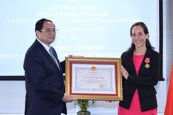 Trao Huân chương Hữu nghị của Nhà nước Việt Nam cho bà Aurélia Nguyễn