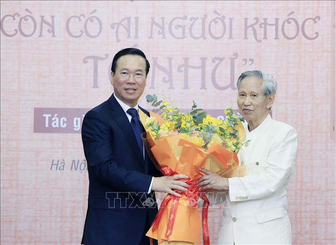 Giới thiệu tác phẩm Còn có ai người khóc Tố Như