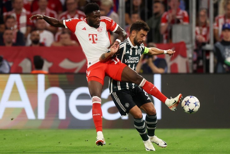 Manchester United ra quân thất bại tại bảng Champions League
