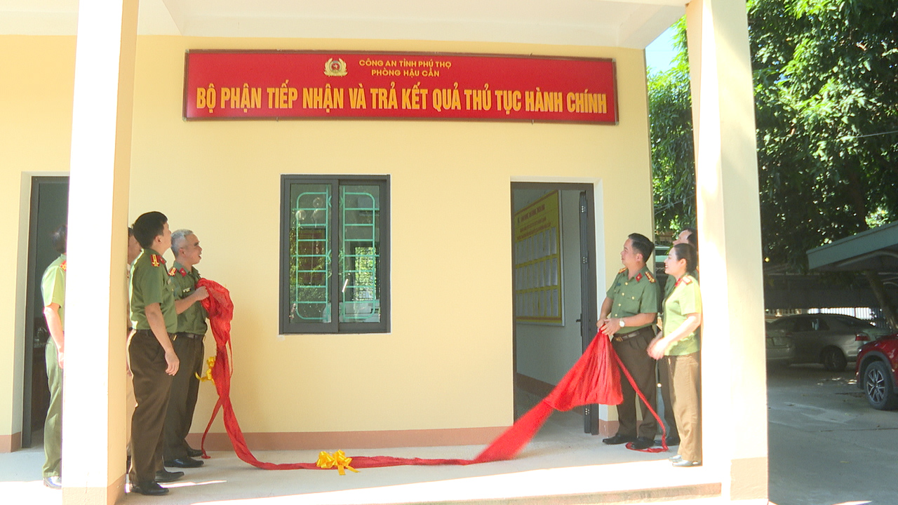Công an tỉnh Phú Thọ Ra mắt bộ phận “Một cửa” tiếp nhận, trả kết quả giải quyết thủ tục hành chính trong nội bộ