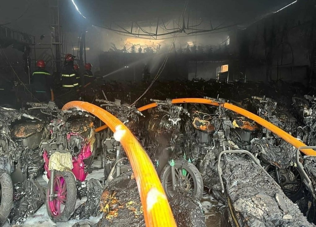 Hỏa hoạn thiêu rụi hơn 100 chiếc xe máy ở Bình Dương