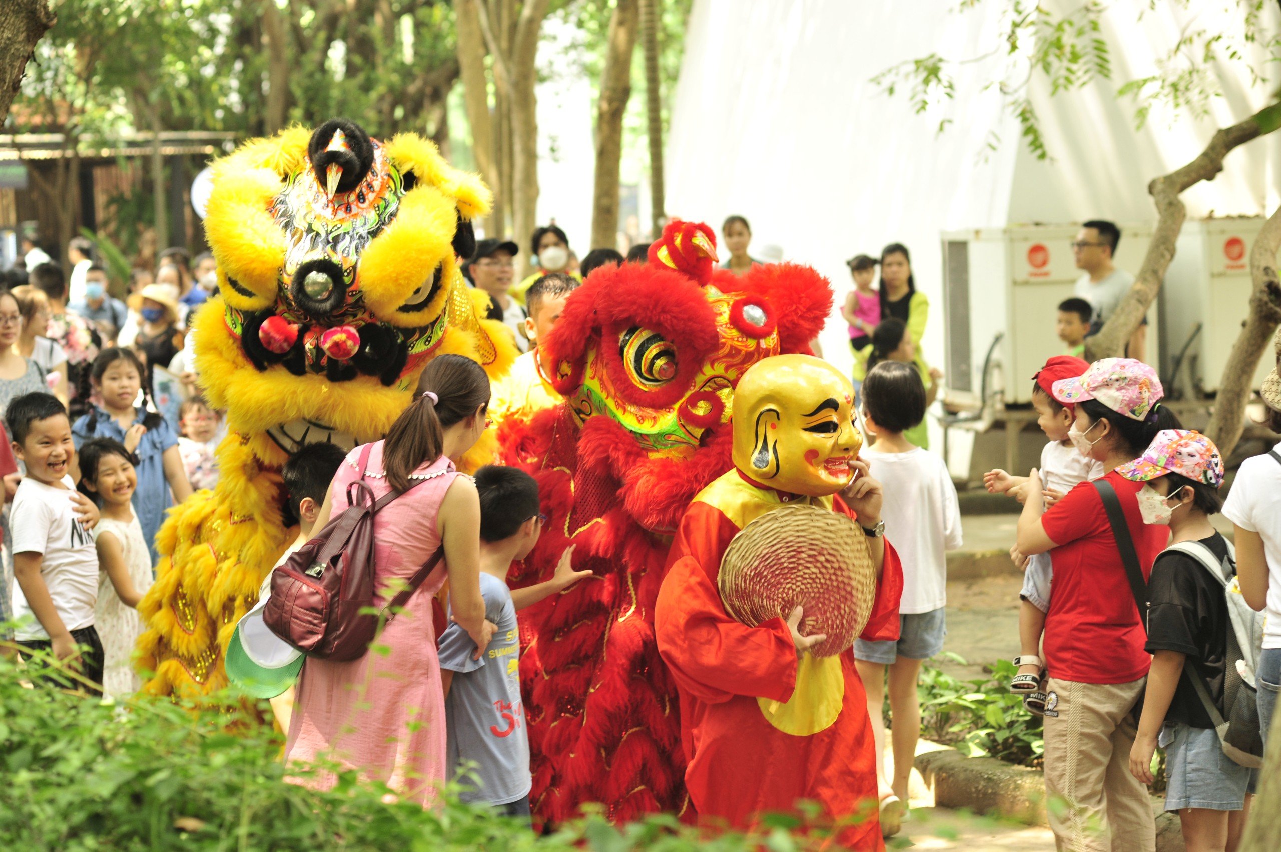 “Em yêu trung thu, em yêu khoa học”