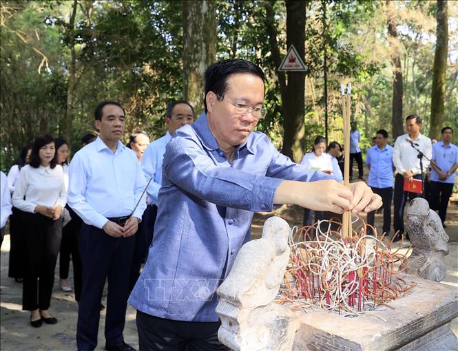 Chủ tịch nước dâng hương tại Khu di tích Quốc gia đặc biệt Tân Trào