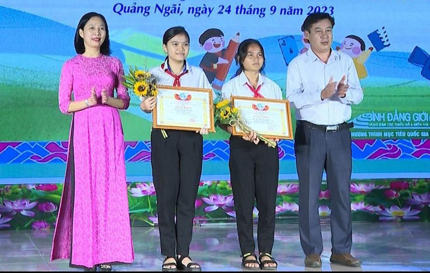 Quảng Ngãi Trao 33 giải cho Cuộc thi “Lắng nghe con nói”