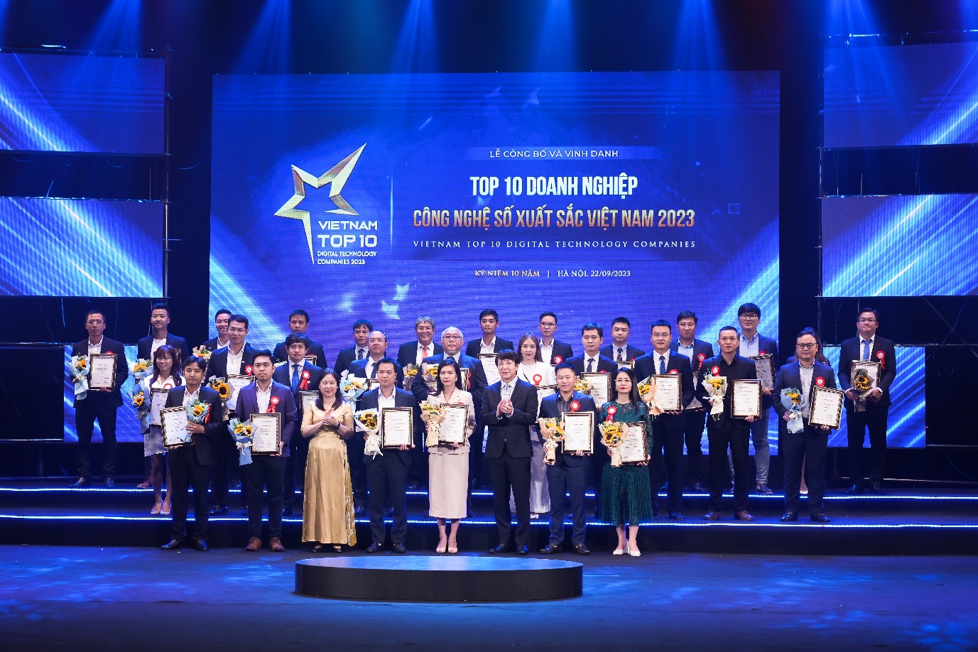 Meey Land lọt “TOP 10 Doanh nghiệp Công nghệ số xuất sắc Việt Nam 2023”