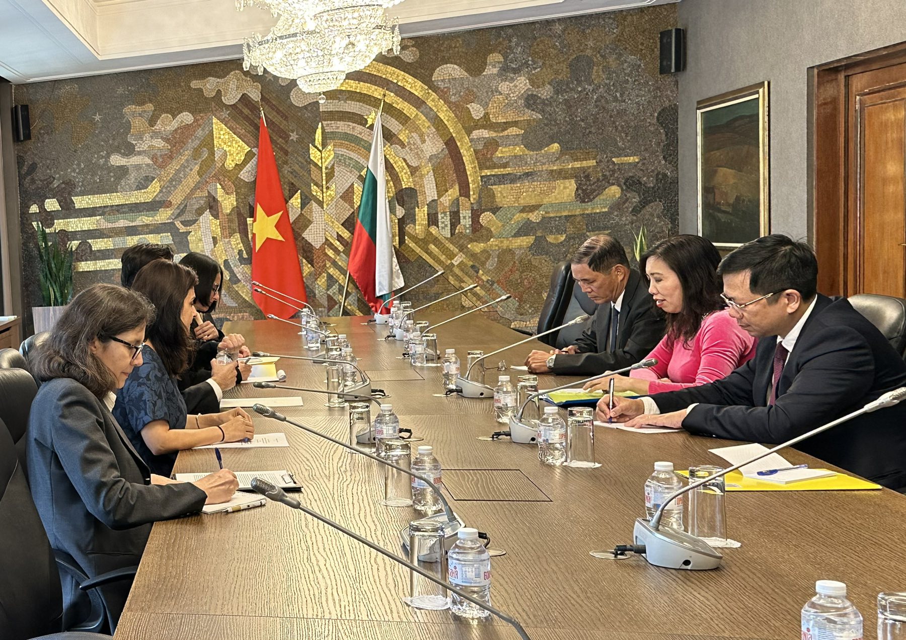 Phối hợp tổ chức thành công chuyến thăm chính thức Bulgaria của Chủ tịch Quốc hội Vương Đình Huệ
