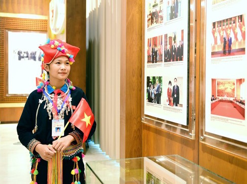 Xây dựng cho trẻ em miền núi, biên giới, vùng còn nhiều khó khăn một môi trường sống an toàn và lành mạnh